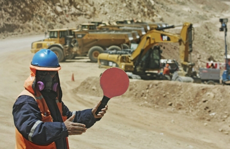 Hacienda y Minera enfrentados por precio de cobre para pequea minera