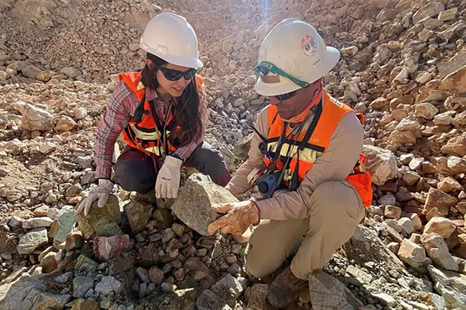 Logran primera extraccin de minerales desde Rajo Inca