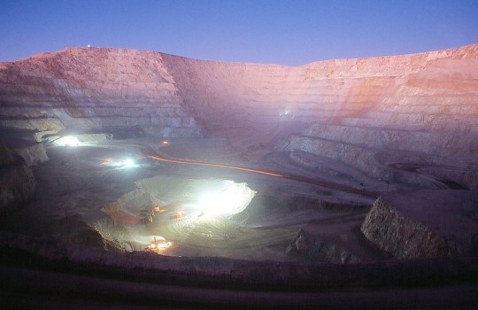 BHP y minera china corren con ventaja para quedarse con Zaldvar